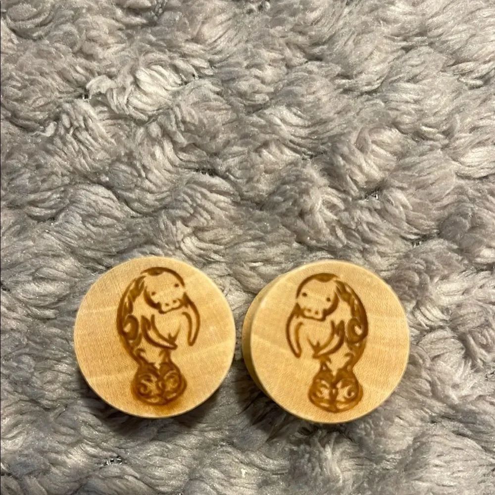 Crocodile wood manatee gauges plugs multiple sizes available NEW